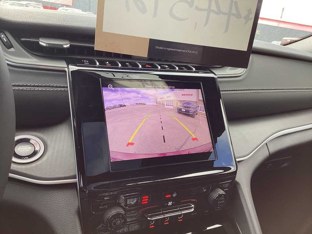 2026 Jeep Grand Cherokee GRAND CHEROKEE LAREDO X 4X4