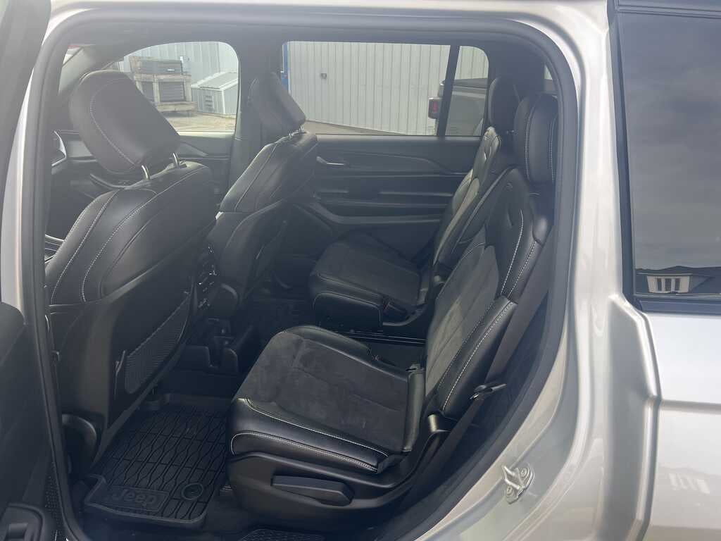2024 Jeep Grand Cherokee L Altitude X 4x4