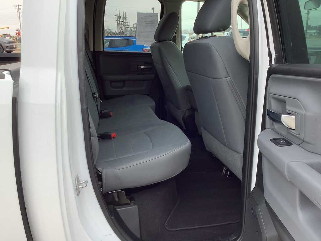 2017 RAM 1500 SLT Quad Cab 4x4 6'4' Box