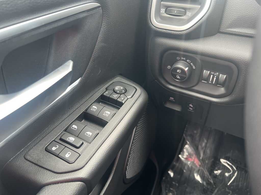 2026 RAM 1500 Crew Cab Big Horn Night 4x4