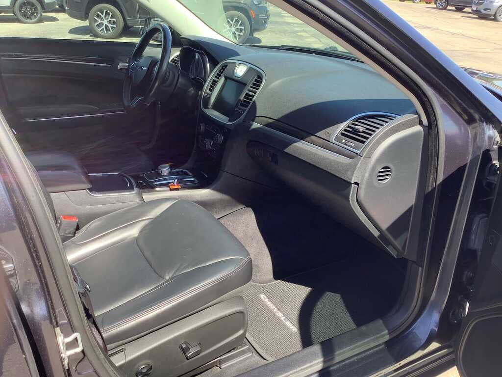 2015 Chrysler 300 Limited