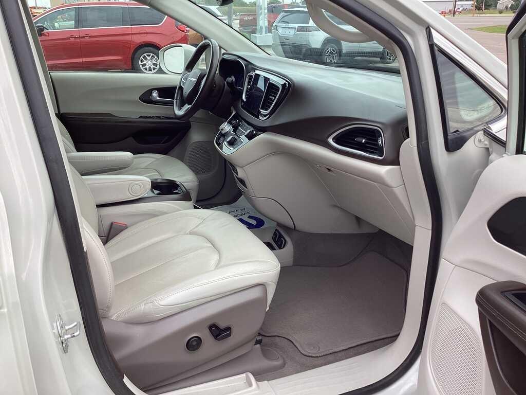 2020 Chrysler Pacifica Touring L Plus