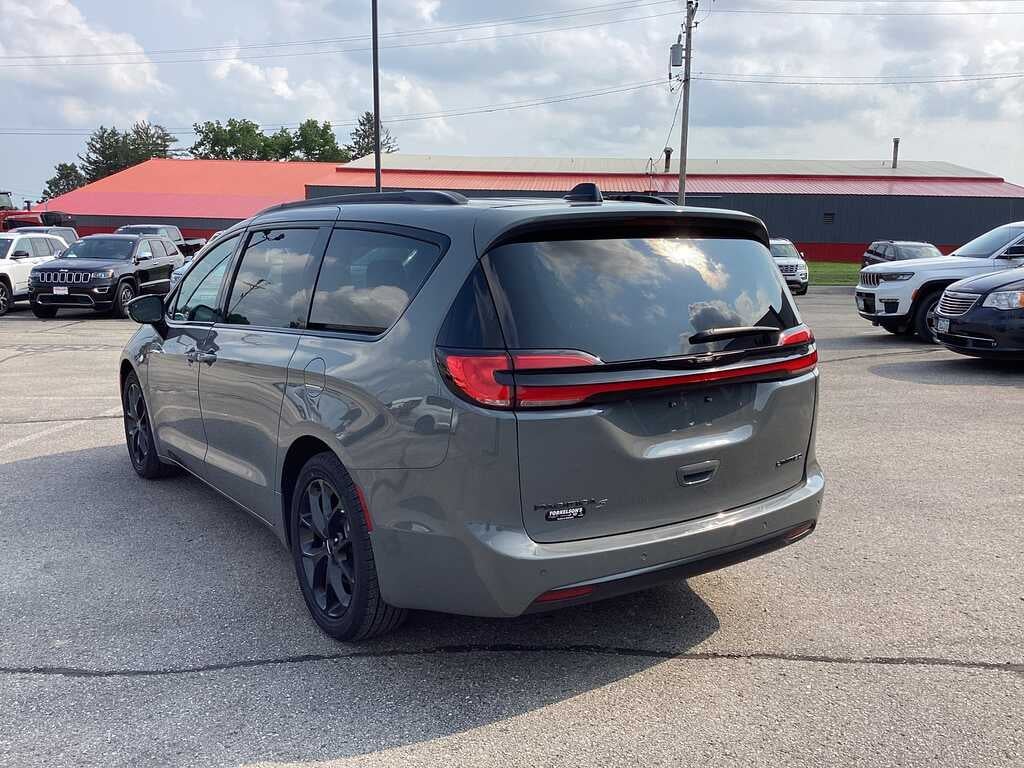 2025 Chrysler Pacifica Limited