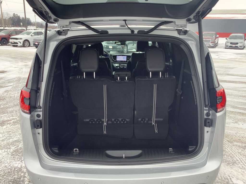 2026 Chrysler Pacifica PACIFICA SELECT AWD