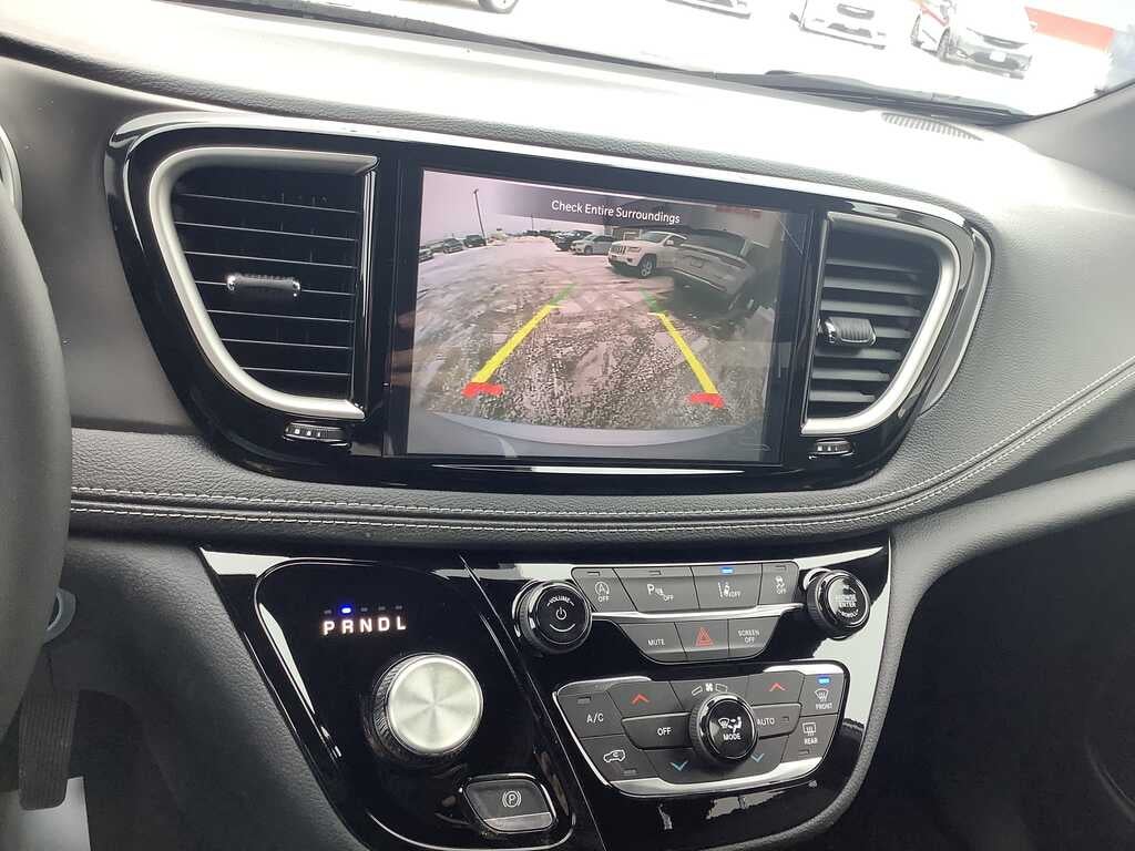 2026 Chrysler Pacifica PACIFICA SELECT AWD