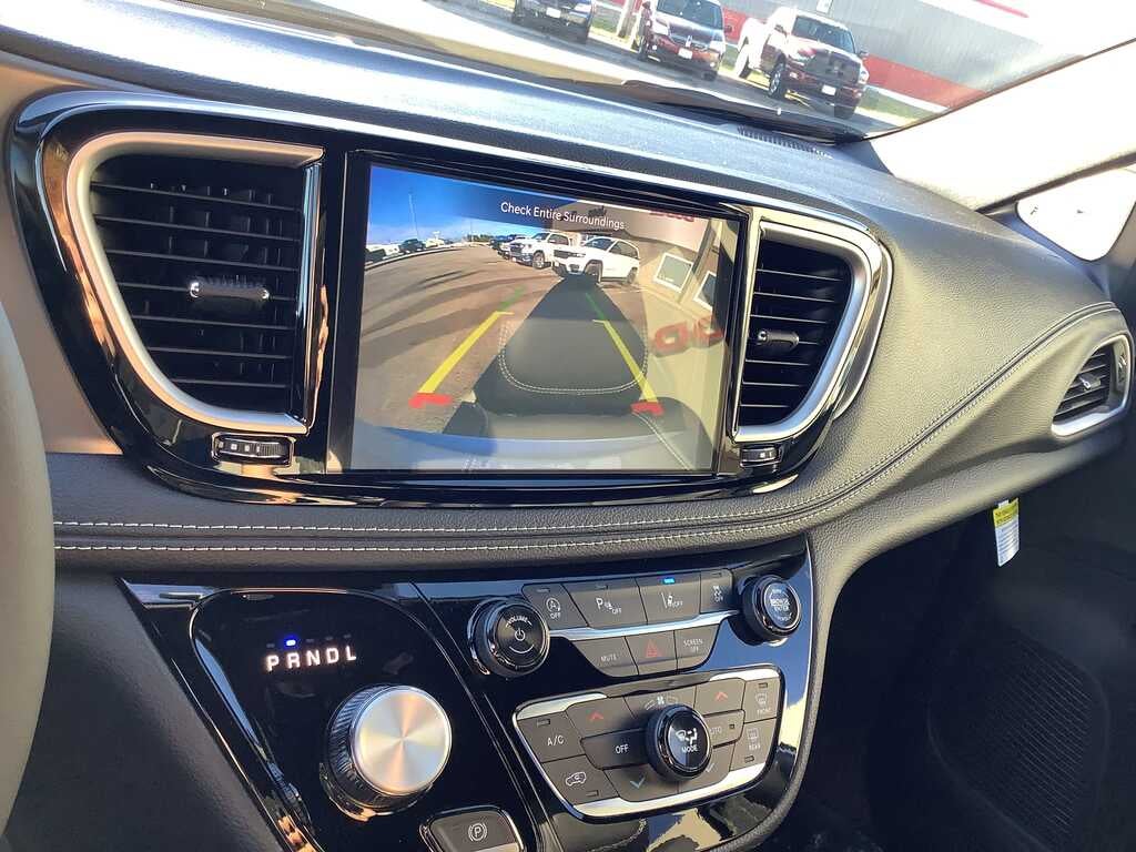 2026 Chrysler Pacifica PACIFICA SELECT AWD