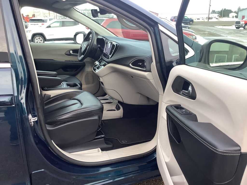 2023 Chrysler Pacifica Touring L AWD