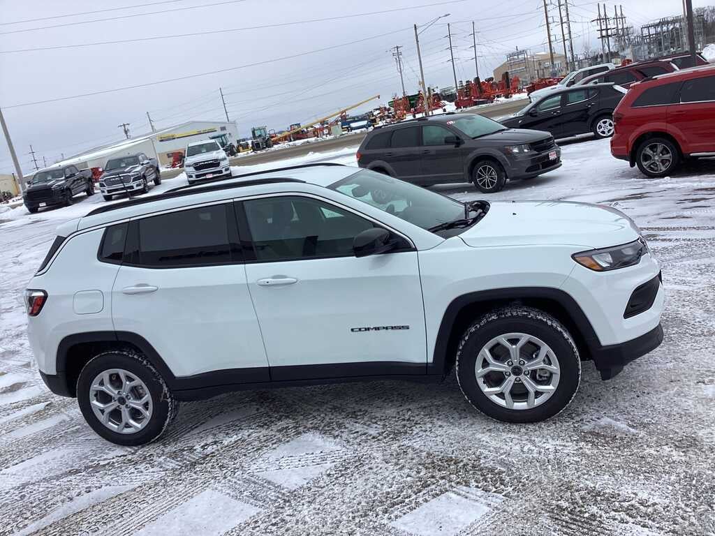 2026 Jeep Compass COMPASS LATITUDE 4X4