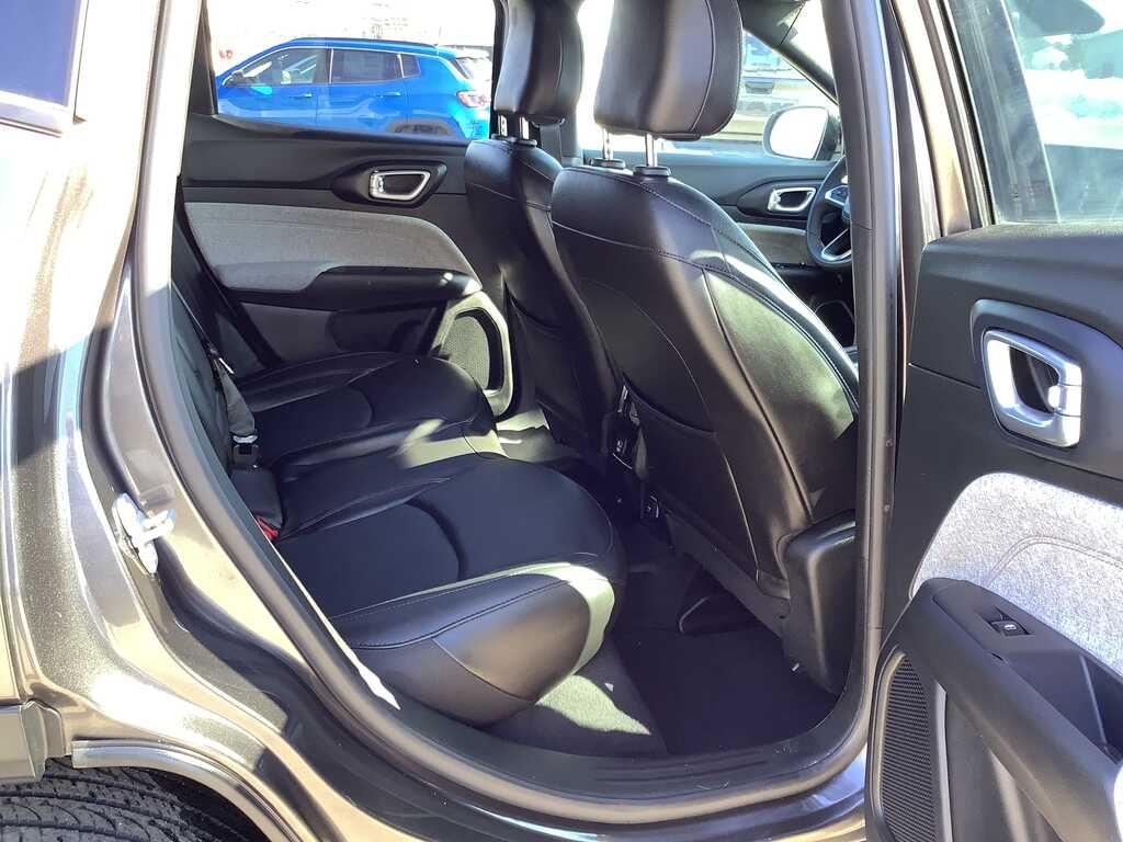 2023 Jeep Compass Latitude Lux FWD