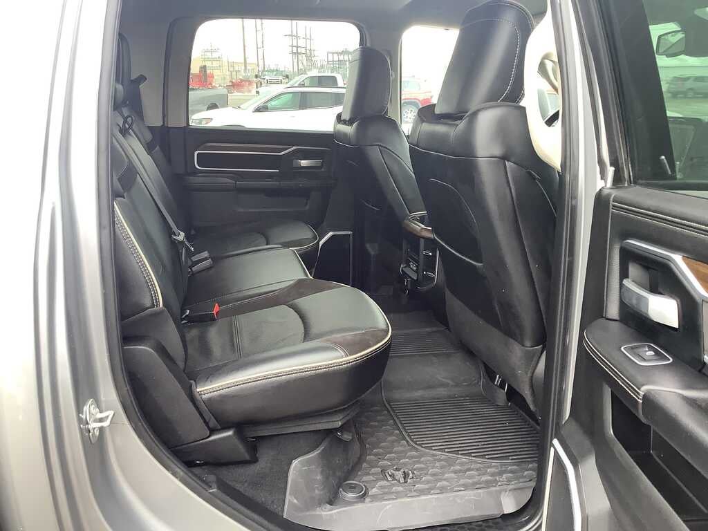 2023 RAM 3500 Laramie Crew Cab 4x4 8' Box