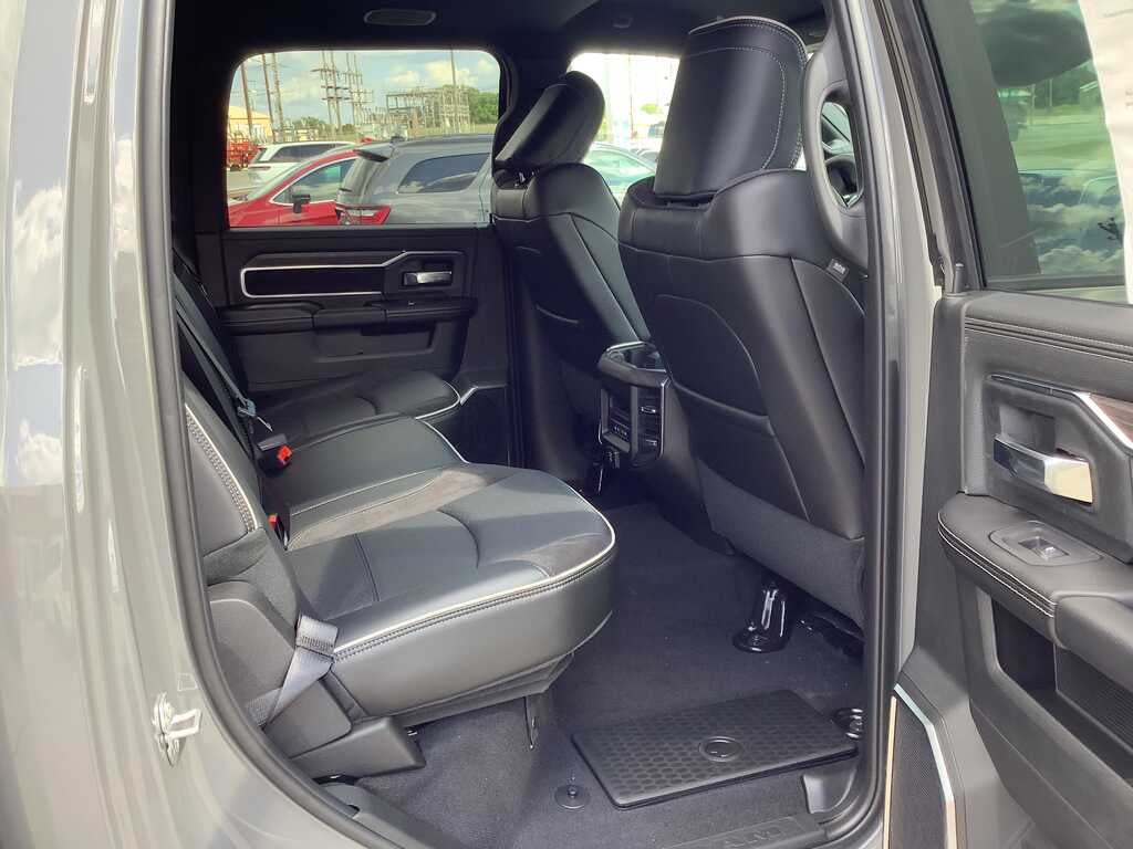 2027 RAM 2500 Crew Cab Laramie 4x4