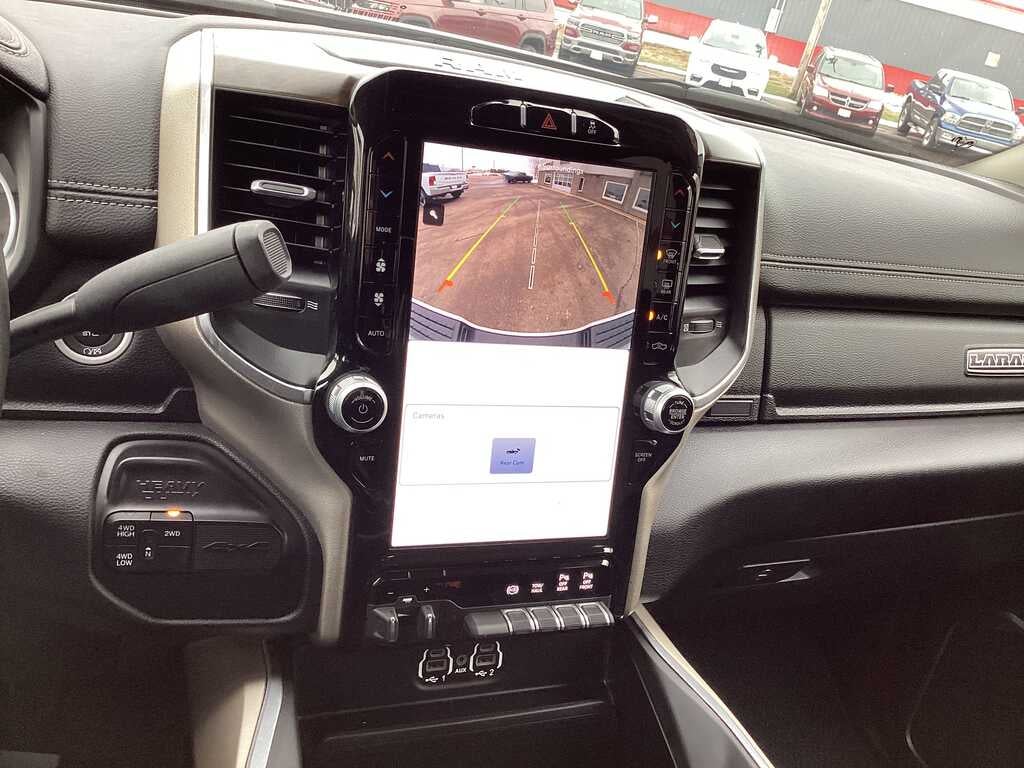 2024 RAM 2500 Laramie Crew Cab 4x4 6'4' Box