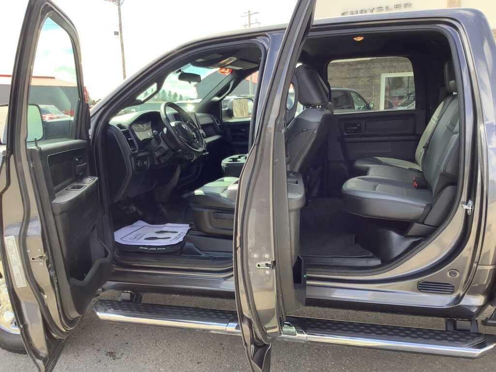 2022 RAM 2500 Tradesman Crew Cab 4x4 8' Box