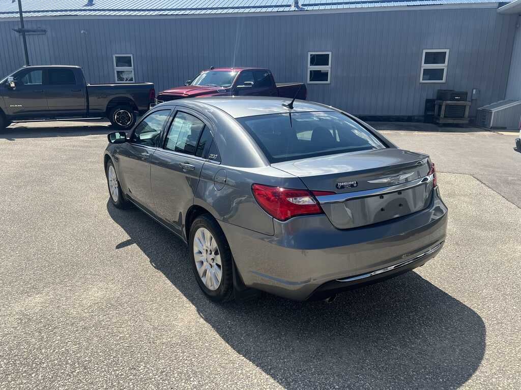 2013 Chrysler 200 LX