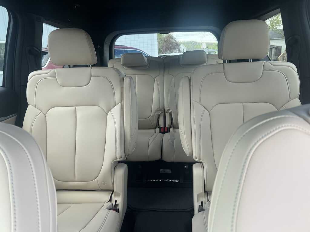 2026 Jeep Grand Cherokee L Limited 4x4