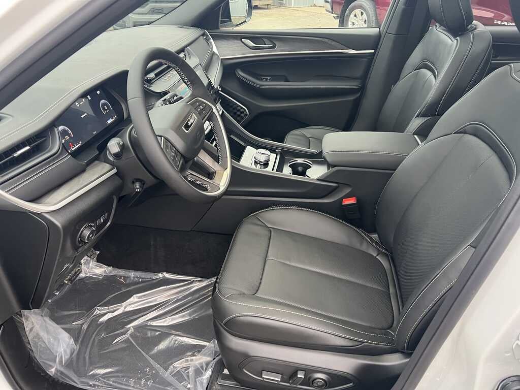 2026 Jeep Grand Cherokee L Limited 4x4