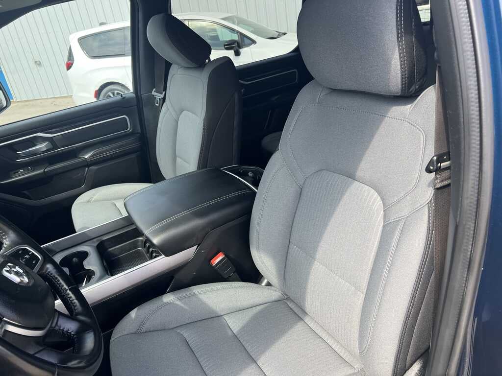 2023 RAM 1500 Big Horn Crew Cab 4x4 5'7' Box