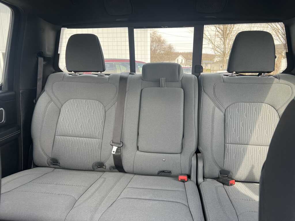 2023 RAM 1500 Big Horn Crew Cab 4x4 5'7' Box