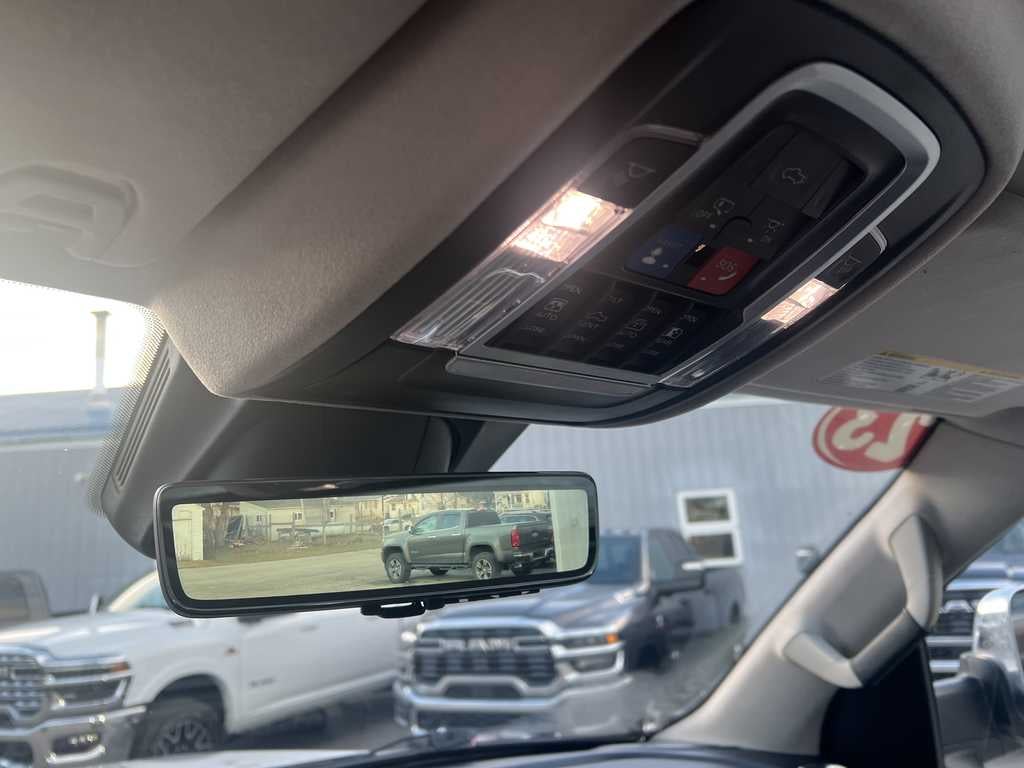 2023 RAM 1500 Limited Crew Cab 4x4 5'7' Box