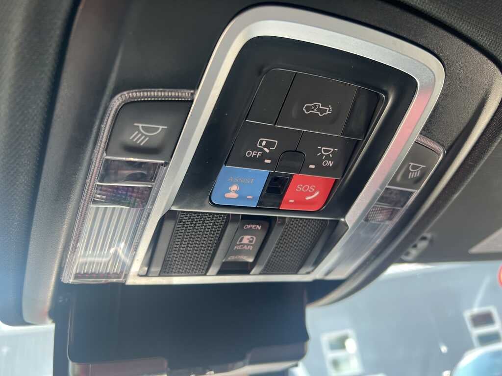 2025 RAM 1500 Laramie Crew Cab 4x4 6'4' Box