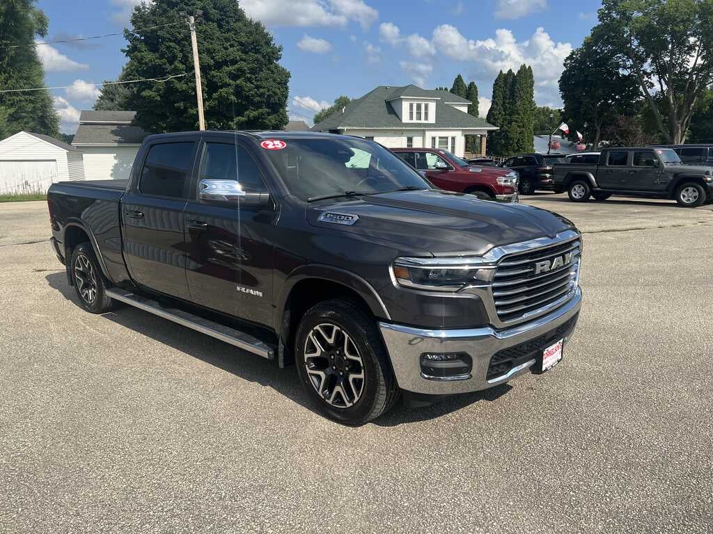 2025 RAM 1500 Laramie Crew Cab 4x4 6'4' Box