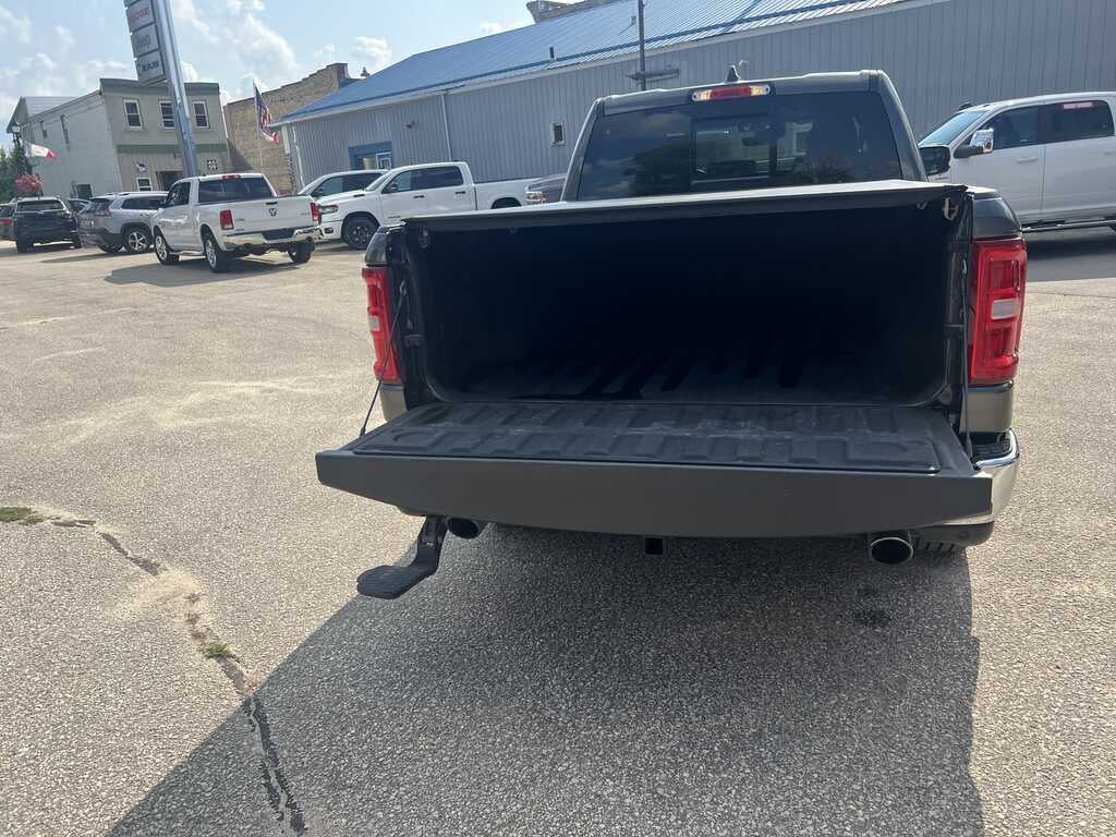 2025 RAM 1500 Laramie Crew Cab 4x4 6'4' Box