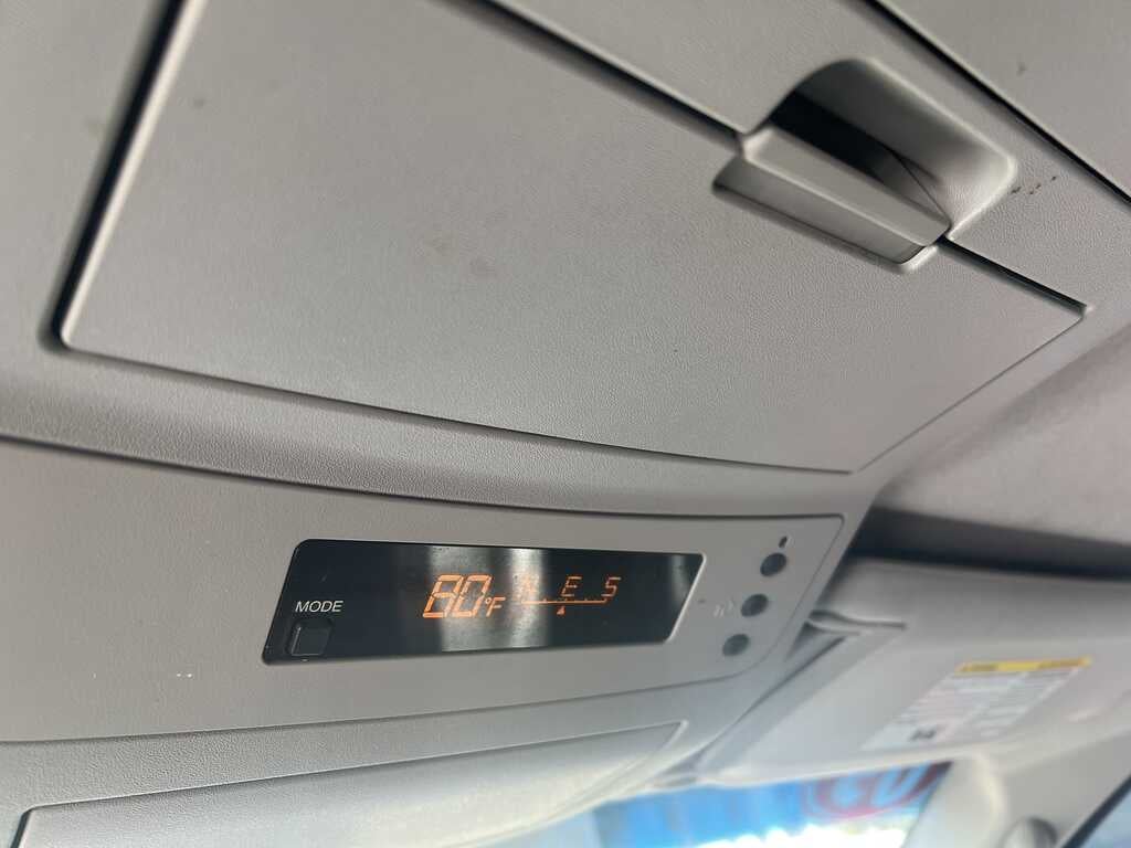 2005 Nissan Titan LE