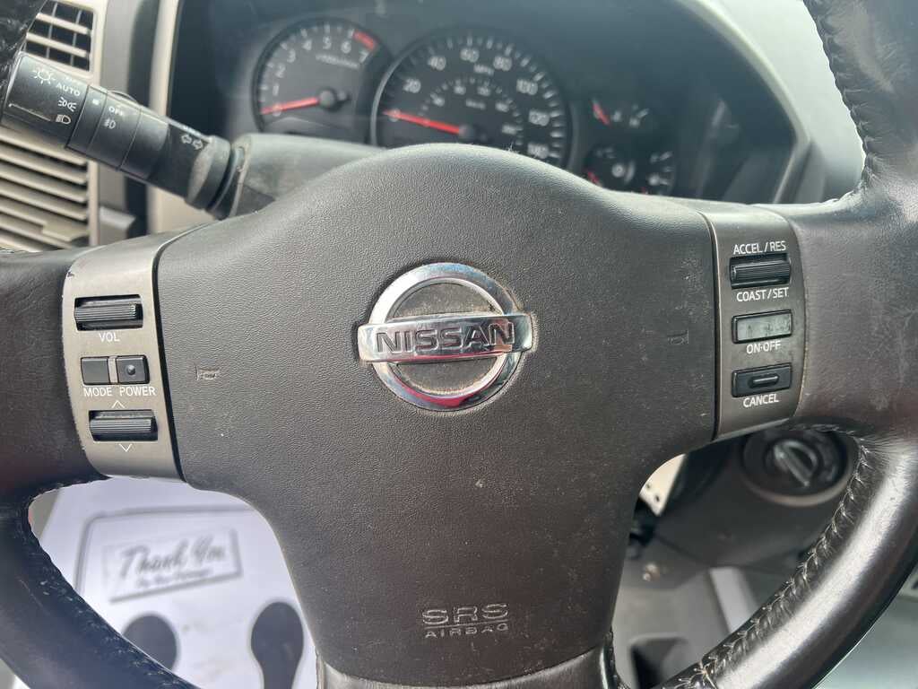 2005 Nissan Titan LE
