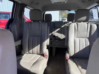 2016 Chrysler Town & Country Touring-L