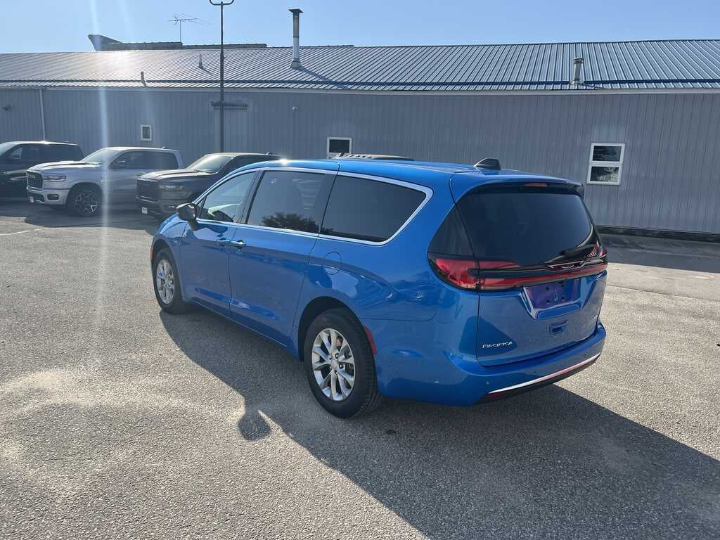 2027 Chrysler Pacifica PACIFICA SELECT AWD
