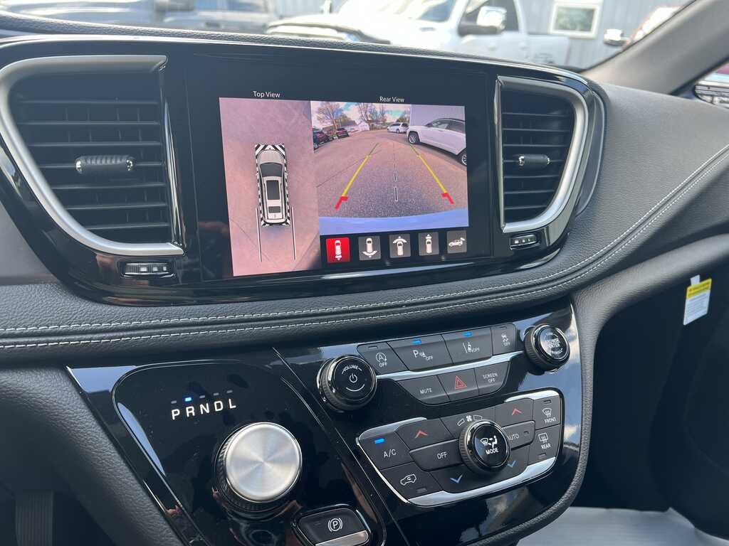 2026 Chrysler Pacifica PACIFICA SELECT AWD