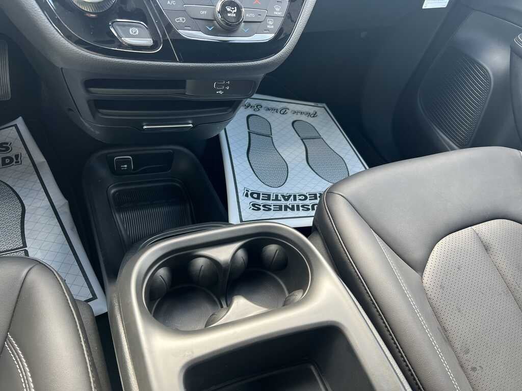 2026 Chrysler Pacifica PACIFICA SELECT AWD