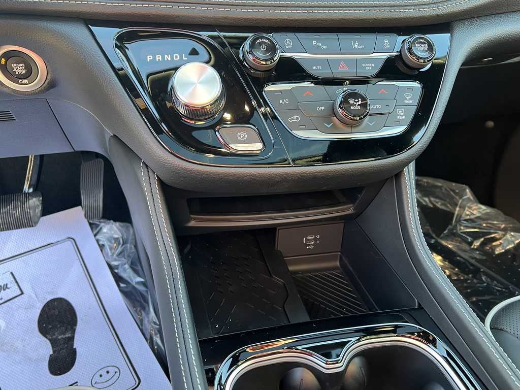 2026 Chrysler Pacifica PACIFICA LIMITED AWD