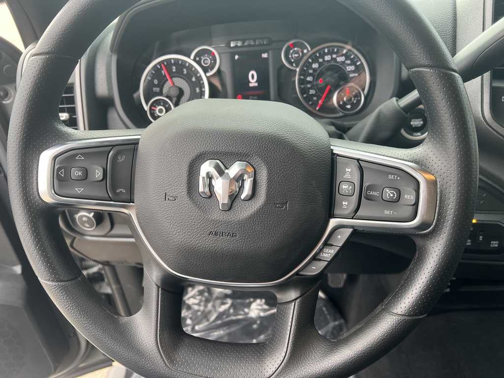 2026 RAM Ram 2500 RAM 2500 BLACK EXPRESS CREW CAB 4X4 6'4' BOX