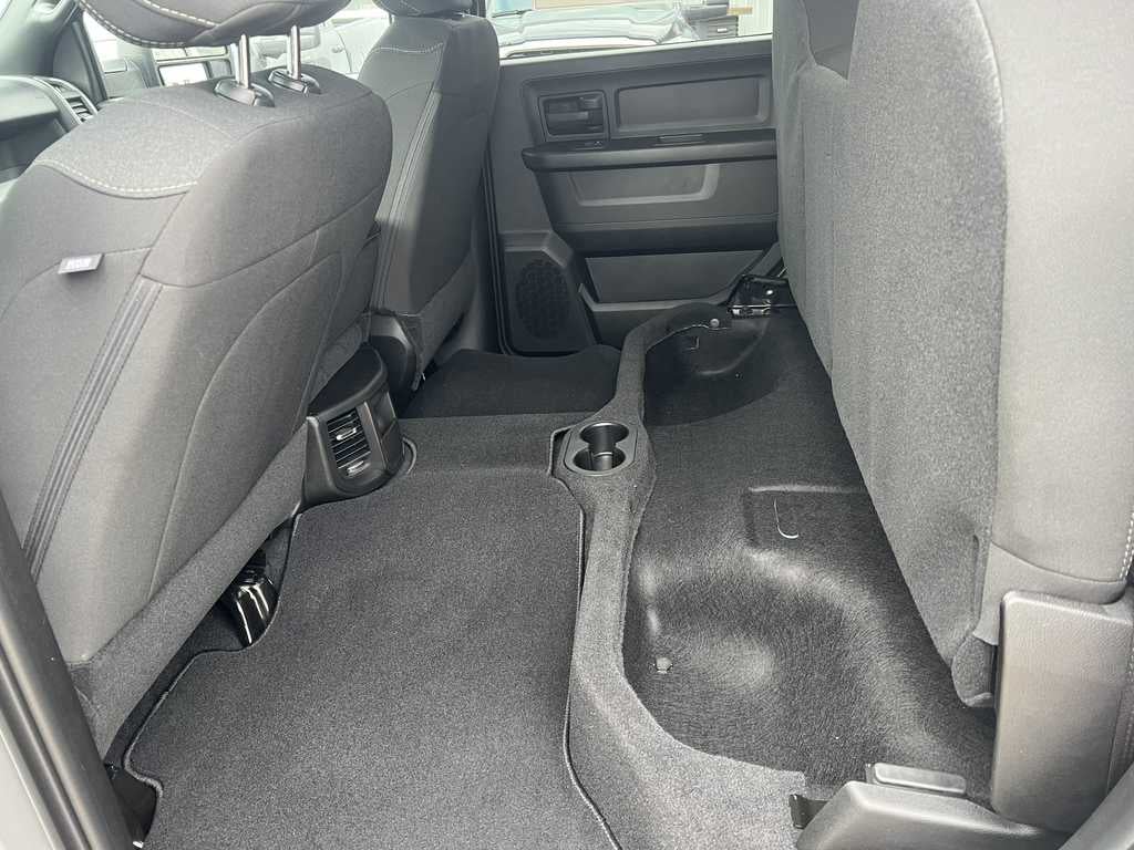 2026 RAM Ram 2500 RAM 2500 BLACK EXPRESS CREW CAB 4X4 6'4' BOX