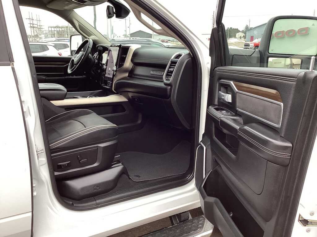 2024 RAM 2500 Laramie Crew Cab 4x4 6'4' Box