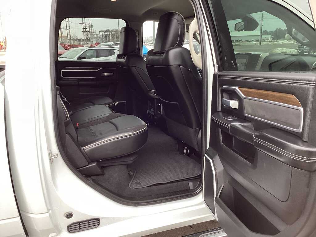 2024 RAM 2500 Laramie Crew Cab 4x4 6'4' Box