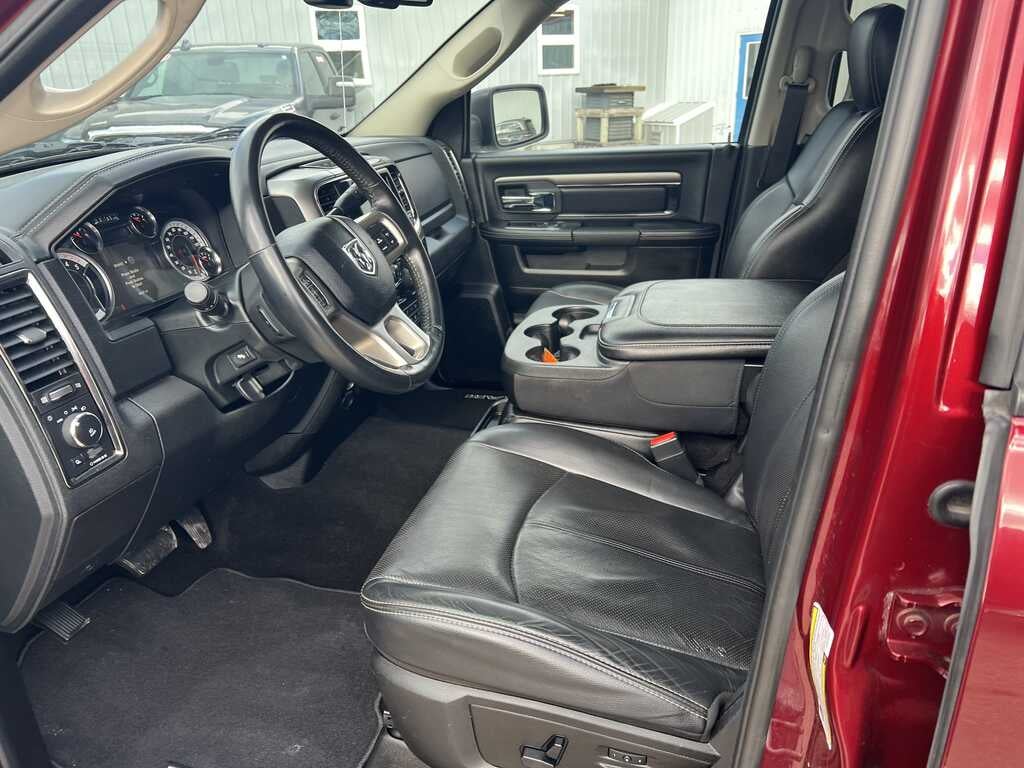 2018 RAM 2500 Laramie Crew Cab 4x4 6'4' Box