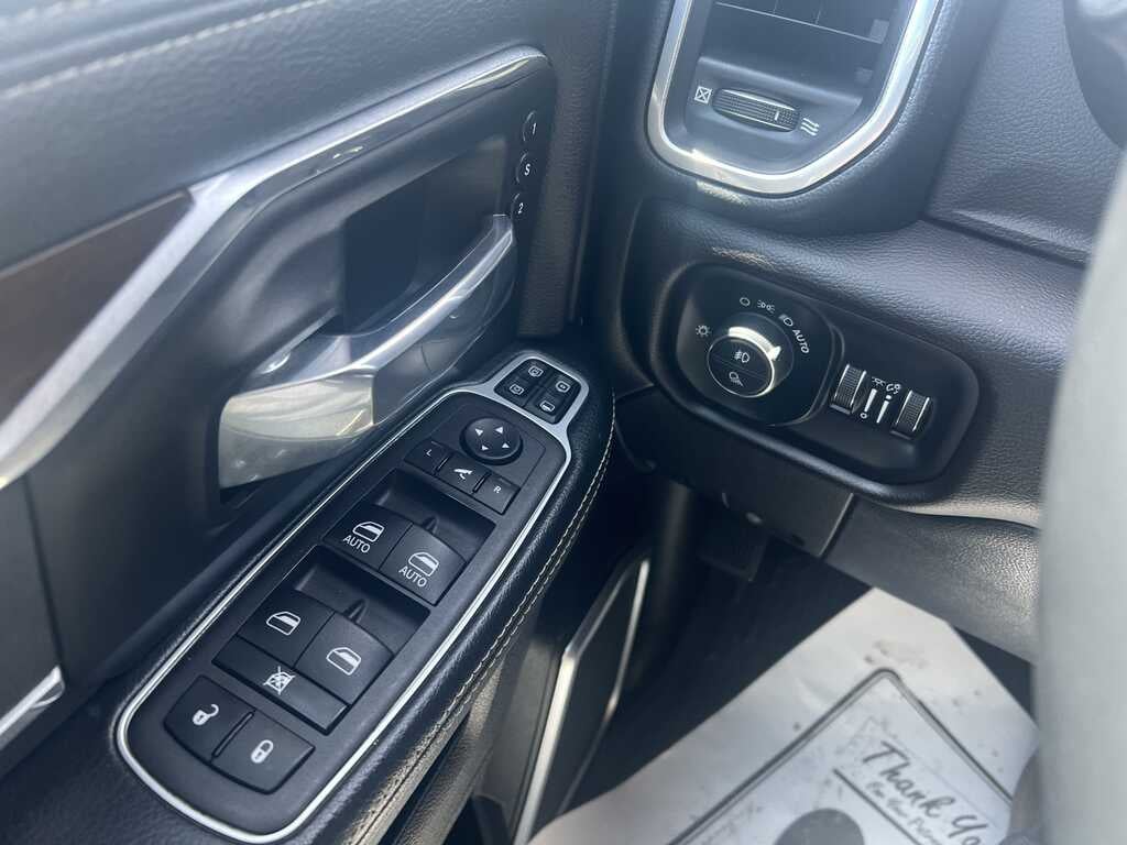 2023 RAM 2500 Laramie Crew Cab 4x4 6'4' Box