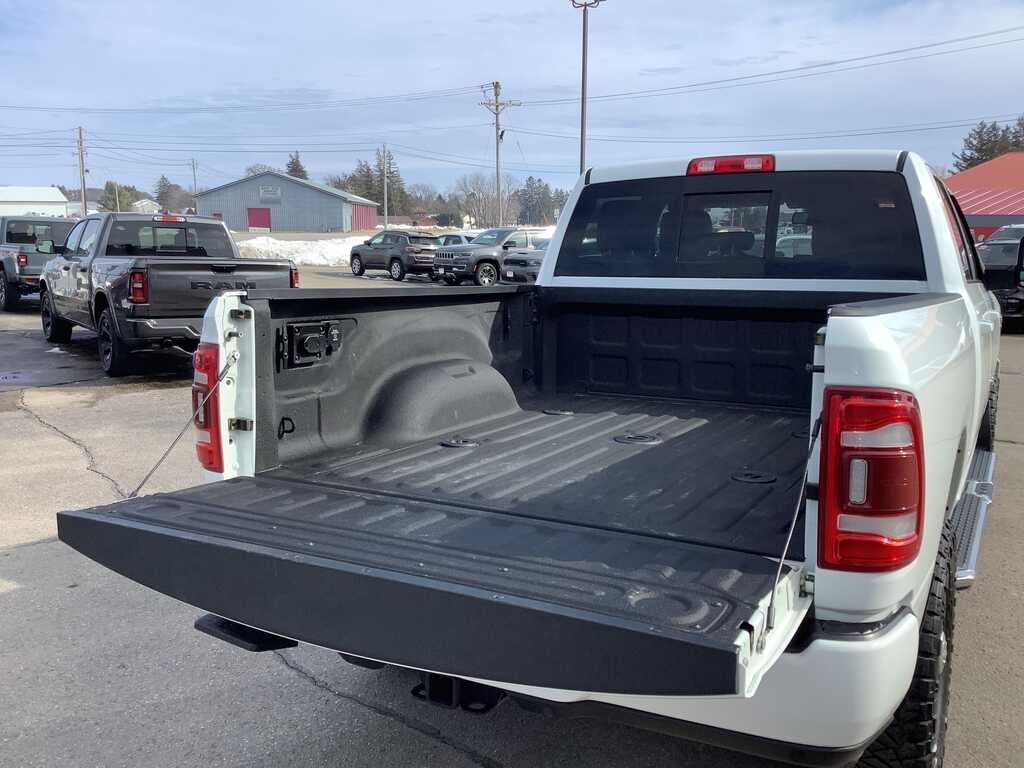 2023 RAM 2500 Laramie Crew Cab 4x4 6'4' Box