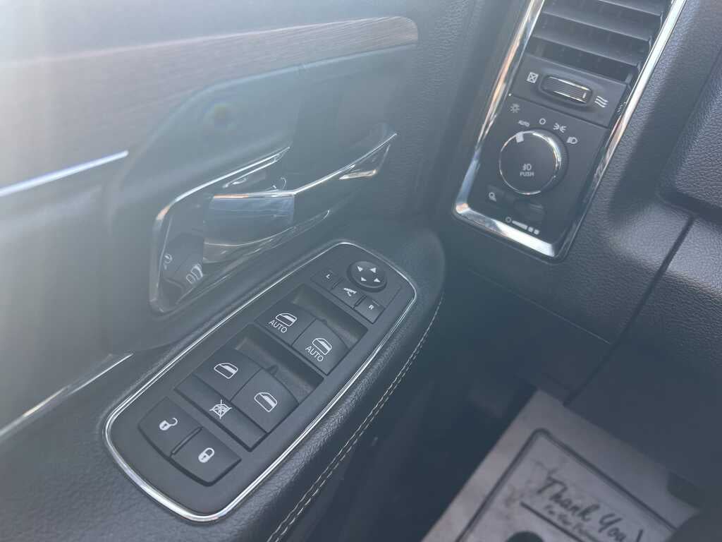 2018 RAM 2500 Laramie Crew Cab 4x4 6'4' Box